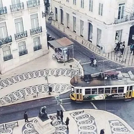 Lovelystay - Turquoise River View I Lisbona