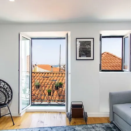 Lovelystay - Turquoise River View I *