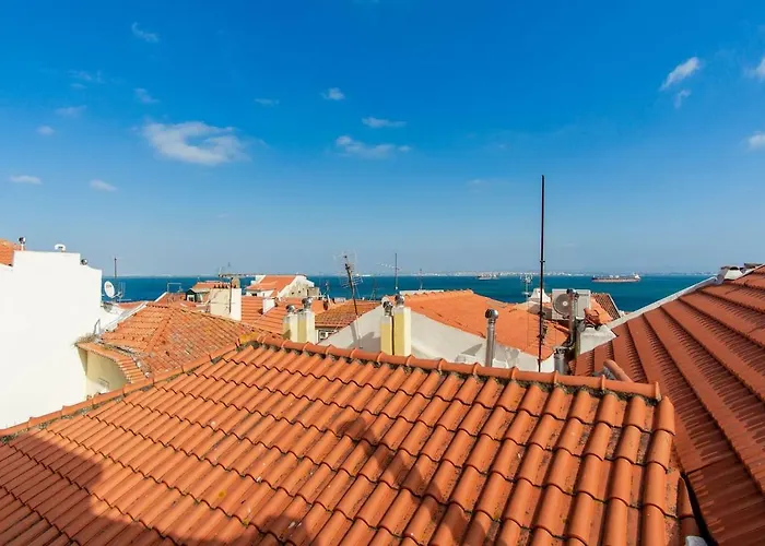 Lovelystay - Turquoise River View I شقة *