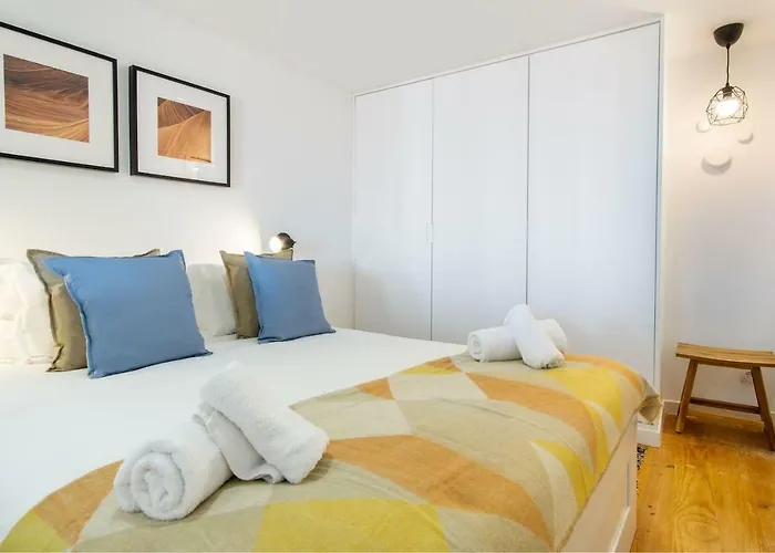 Lovelystay - Turquoise River View I * Lisboa