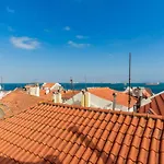 Lovelystay - Turquoise River View I Appartement *