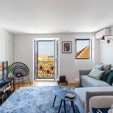 Lovelystay - Turquoise River View I Apartment